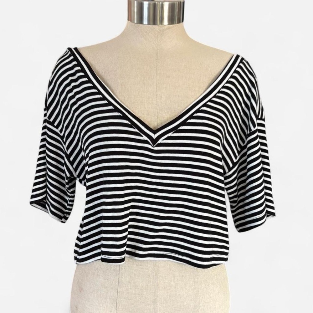 Black And White Striped Oversized Short Sleeve Crop Top Deep V Neck Womens Small